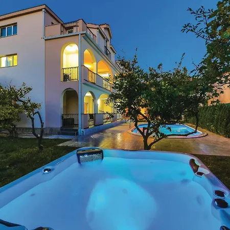 Apartament Amazing In Kastel Stafilic With Jacuzzi Kaštela